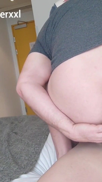 Emotional moment from "Huge dick serviced, sucked and riding creampie - dexterxxl"
