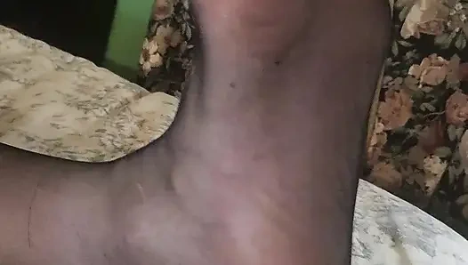 Поклонение ступням хорошей девушки в нейлоне, инструкция по в видео от первого лица