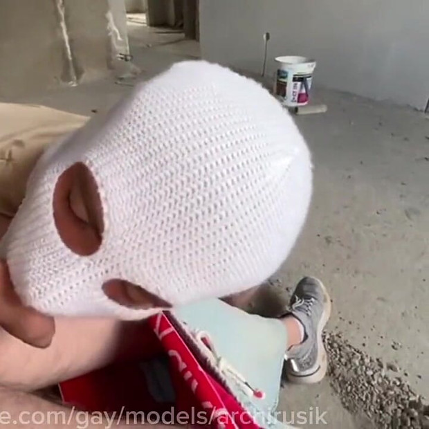 The Construction Worker Freaked Out and Filled His Boss's Mouth Full of Cum in Public.