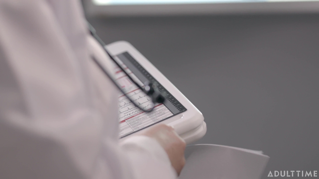 Asmrファンタジー博士。アンジェラ・ホワイトが全身身体検査