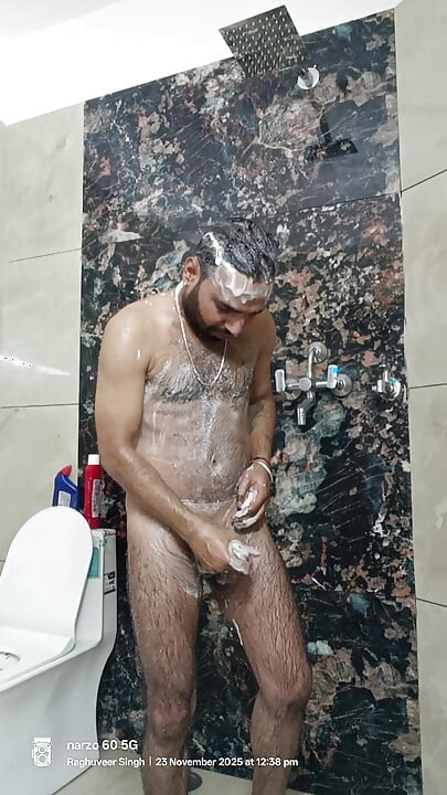 Placement indien et officier de l’armée sexy