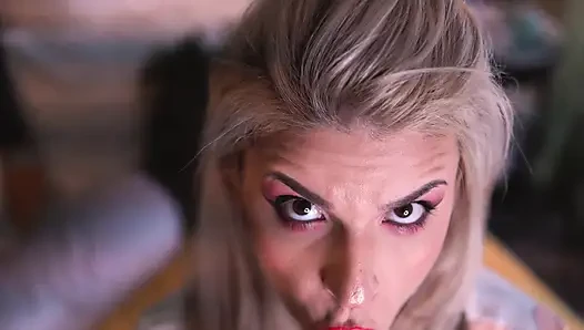 Alexa Creed делает чувственный грязный минет! Готова для ее губ на твоем члене?