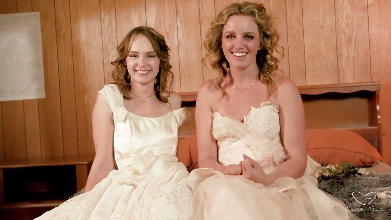 Entrevista: Matrimonio Y Separ Con Charlie Forde, Lilly Bell