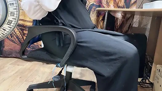 Arabische frau beobachtet porno und masturbiert. Genießen