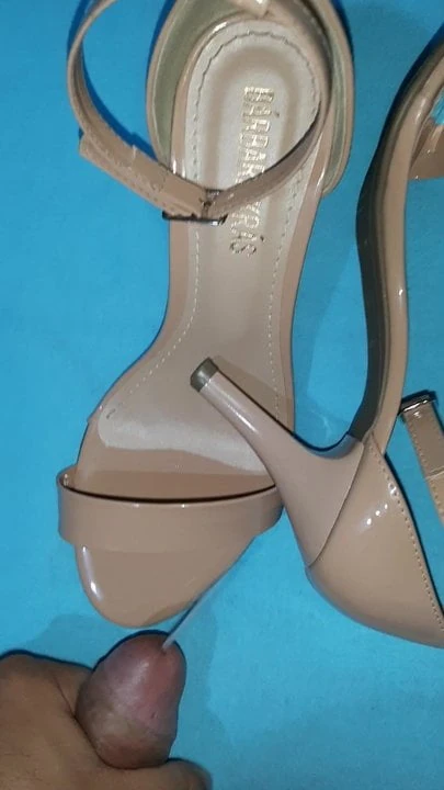 Cum on sandals