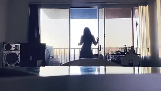 Ein mexikanischer barbiie singt ein liebeslied