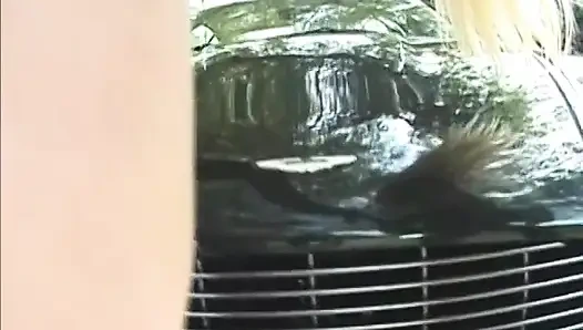 Идеальной крошке и грудастой милфе кончили на лицо в анальном тройничке