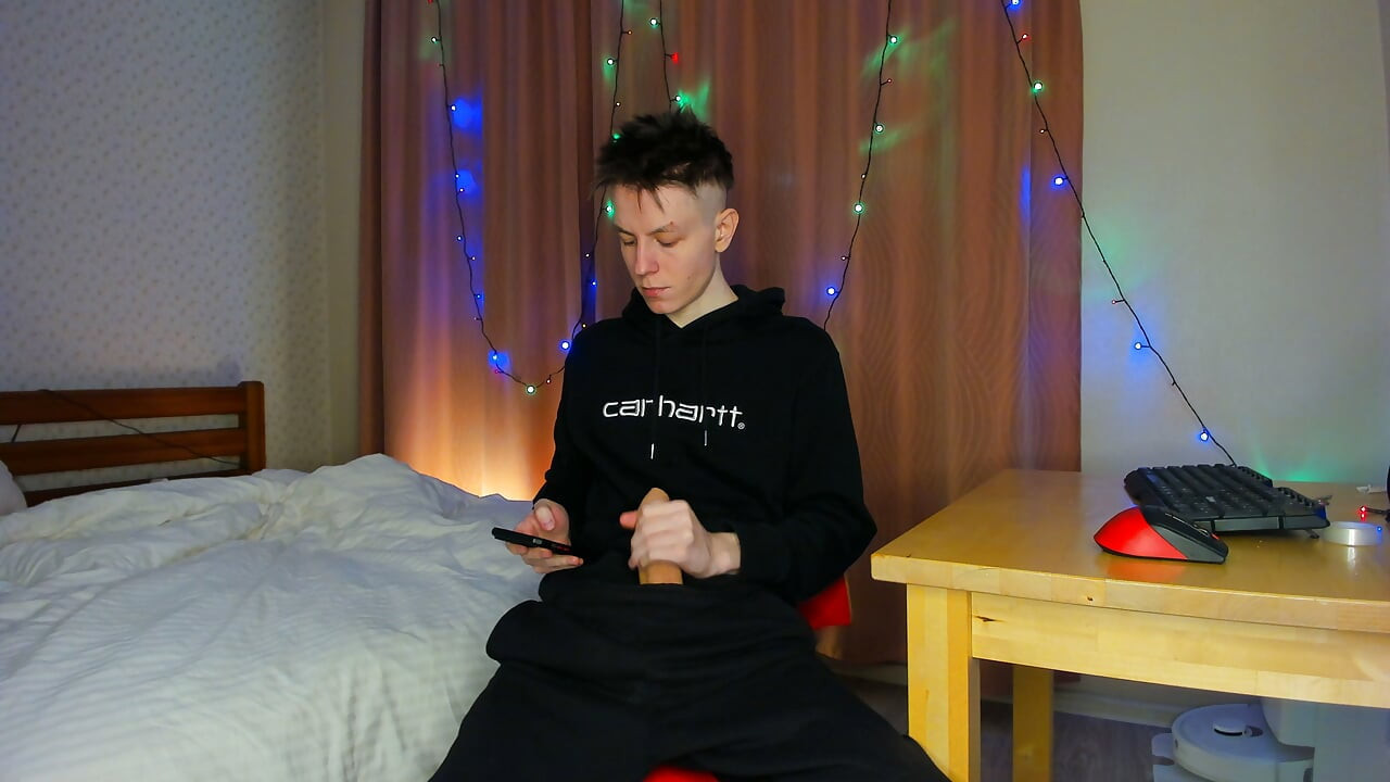 Stopala u kadru Mršavi Twink Ogroman teret na nogama