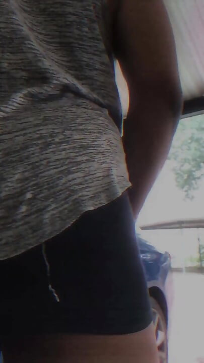 Bee's TS-clit blinkar medan twerking
