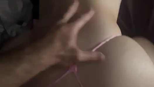 Neues paar genießt spaß-sex im