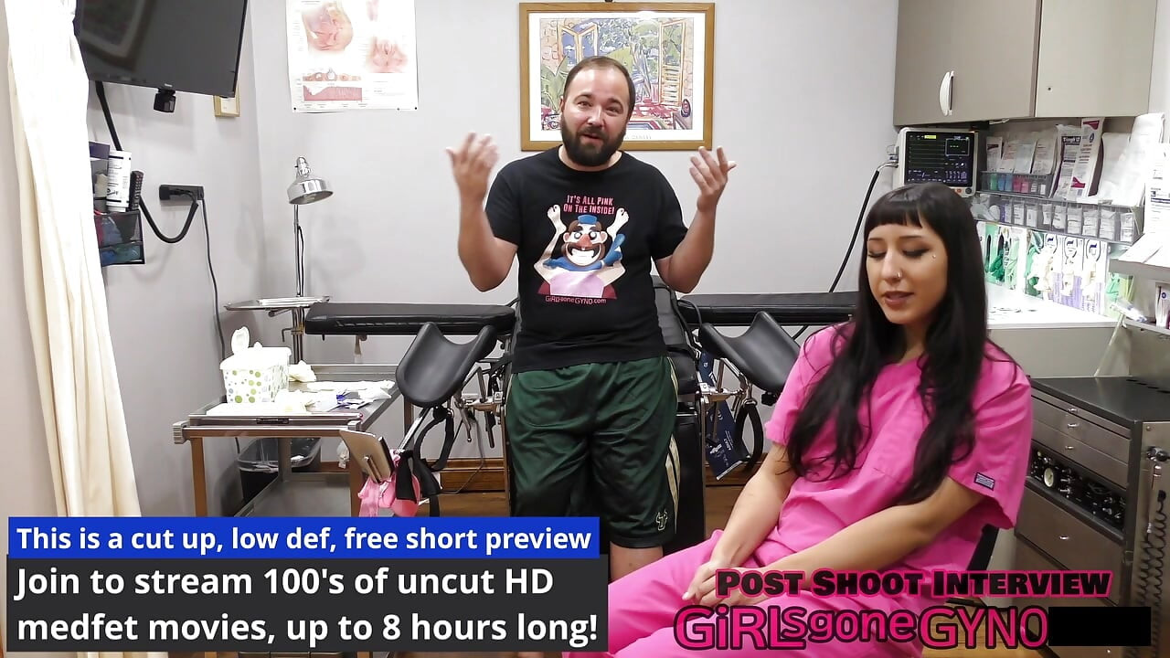 Undersök mina hooters - Selena Sativa