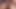 Azgın zenci orta yaşlı seksi kadın dizlerinin üzerinde sikişmeden önce damızlığın aletini emiyor