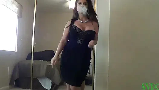 Schöne MILF und ihre 38F titten