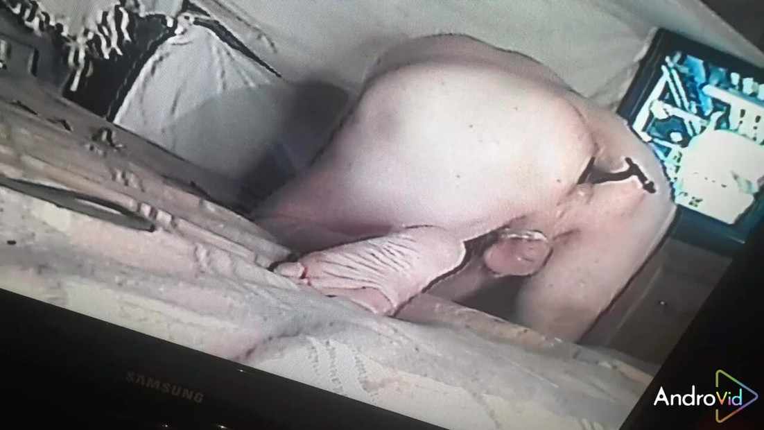 Jebem se u šupak da svršim kako bih mogao sisati prljavi kurac i gutati spermu