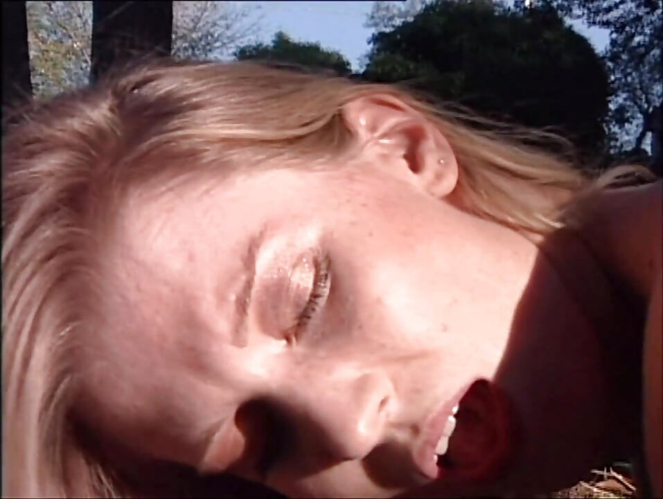 Outdoor Fuck with Beautiful MILF Cumshot in Mouth by a Big Cock