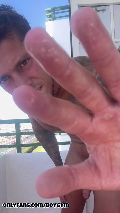 BOYGYM - Igra s bradavicama i svršavanjem