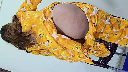 Ngentot pantat bahenol saudara perempuannya yang sange behan ki si gadis kampus ko chod dia
