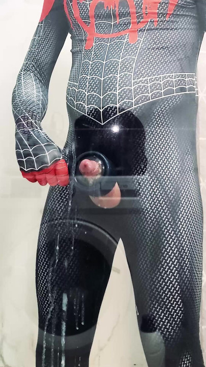 I love spinning spider webs)))
