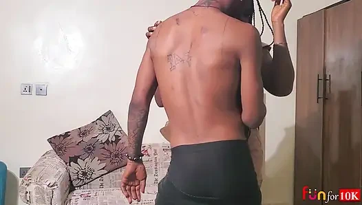 Dia menyetubuhi bosnya untuk promosi.