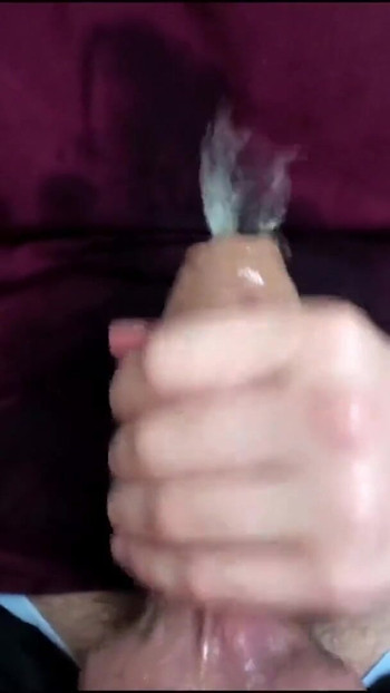 必须分享的时刻从“小便绝望 - 尿在自己身上直到我射精！