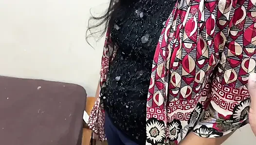 INDISCHE DESI BHABHI ERSTMALS MIT NACHBARIN