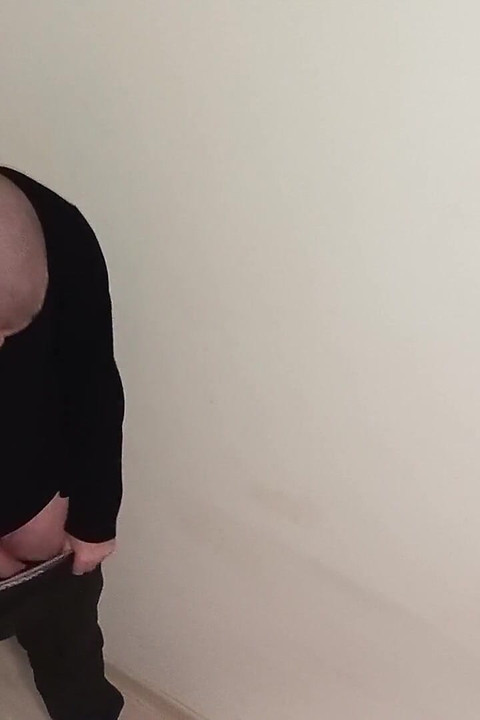 Very Sexy Guy Jerking off Until Cumshot