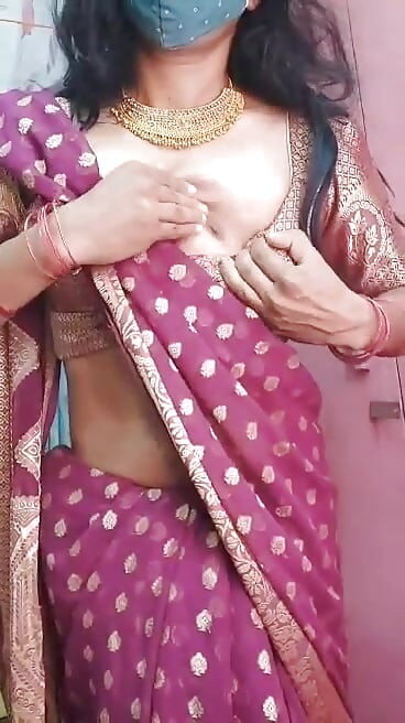 Wear saree