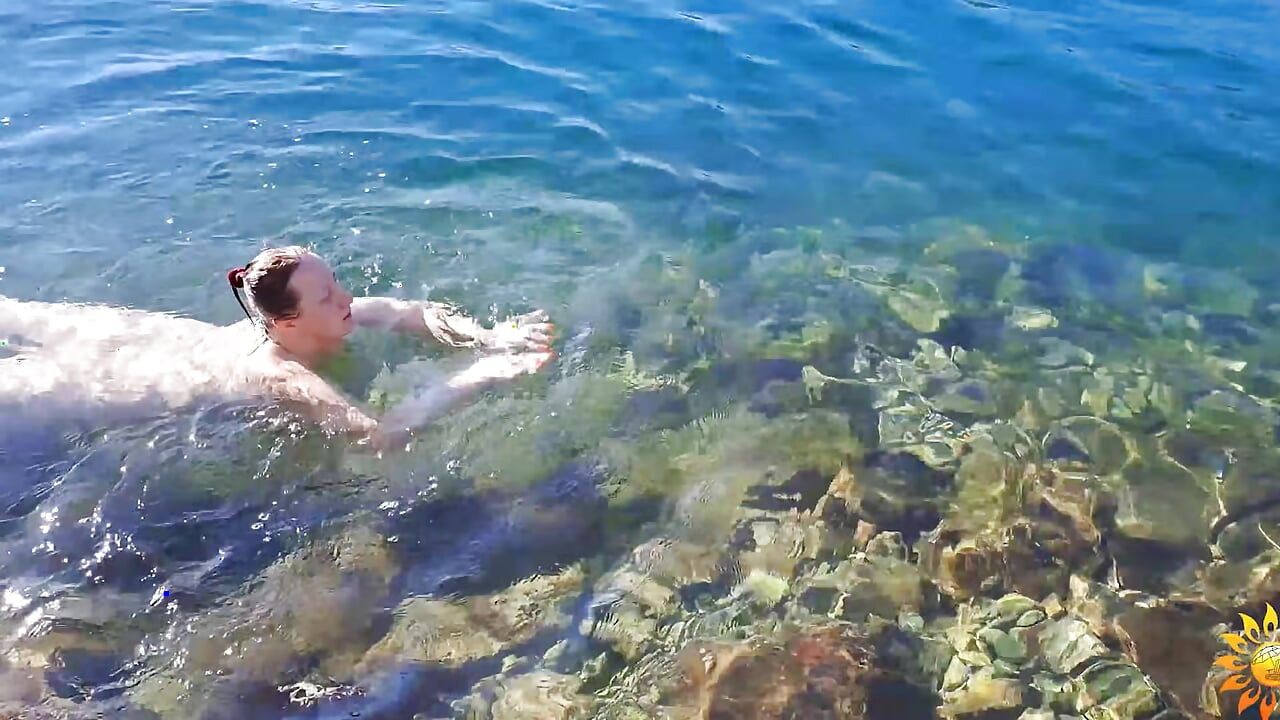 Beautiful Amateur Naturist: Outdoor Stretching & Naked Swimming Art