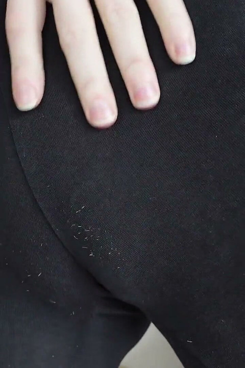 I Show You My Cameltoe in Leggings