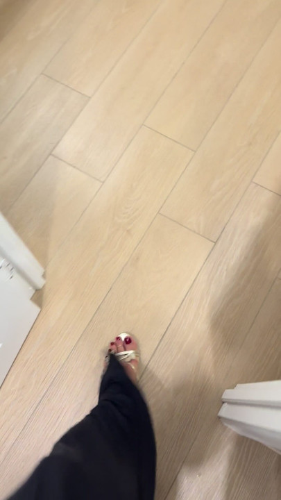 T-girl dressed up and waiting for her man, pedicure, foot fetish, pedicure, heels, fetish, sneaker, cross,
