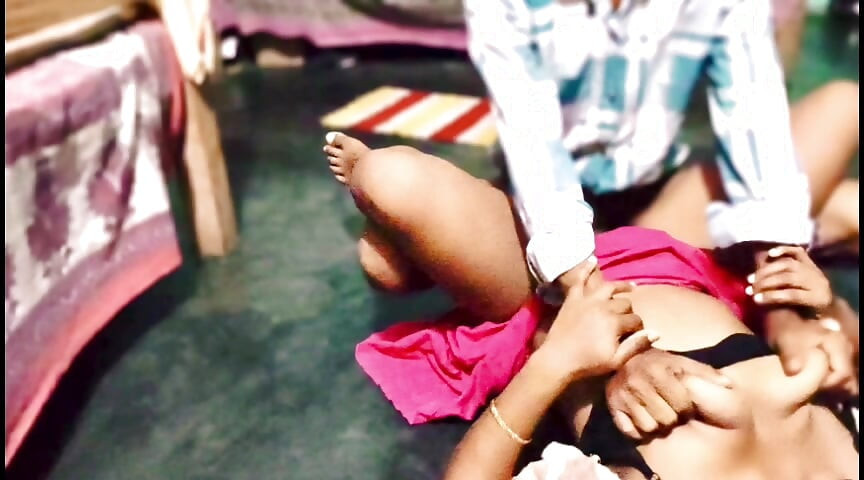 Indian desi bhabhi pink shari chodne me maja aagaya
