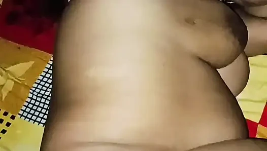 Girlfriend ki aaj bar bar chodne me maja aa raha hai uske hi ghar me