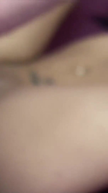 Zadivljujući trenutak iz "Alter Sack fickt junges Webcamgirl, ekelhaft"