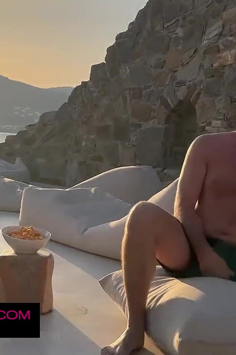 Mykonos'ta grup seks