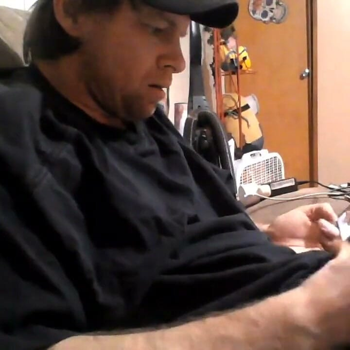 Xsmilingbob Pleases Himself