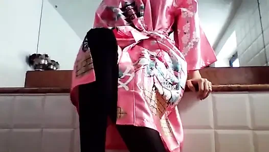 Сексуальные скрещенные ноги. Просвеживая между ними