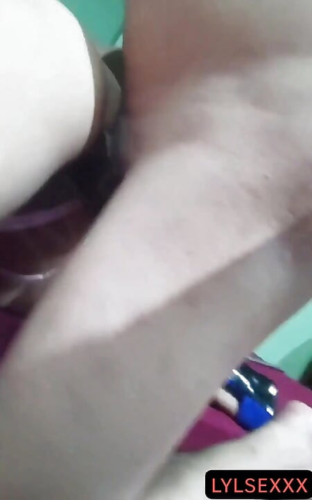 Sadakatsiz Meksikalı otaku erkek arkadaşınınkinden başka bir yarağı tercih ediyor