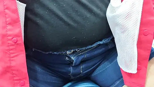 Seksi ateşli kız erkek arkadaşıyla sakso çekiyor, güzel kız yalıyor ve sakso çekiyor