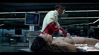 Thandie Newton et Angela Sarafyan dans Westworld - s01e07