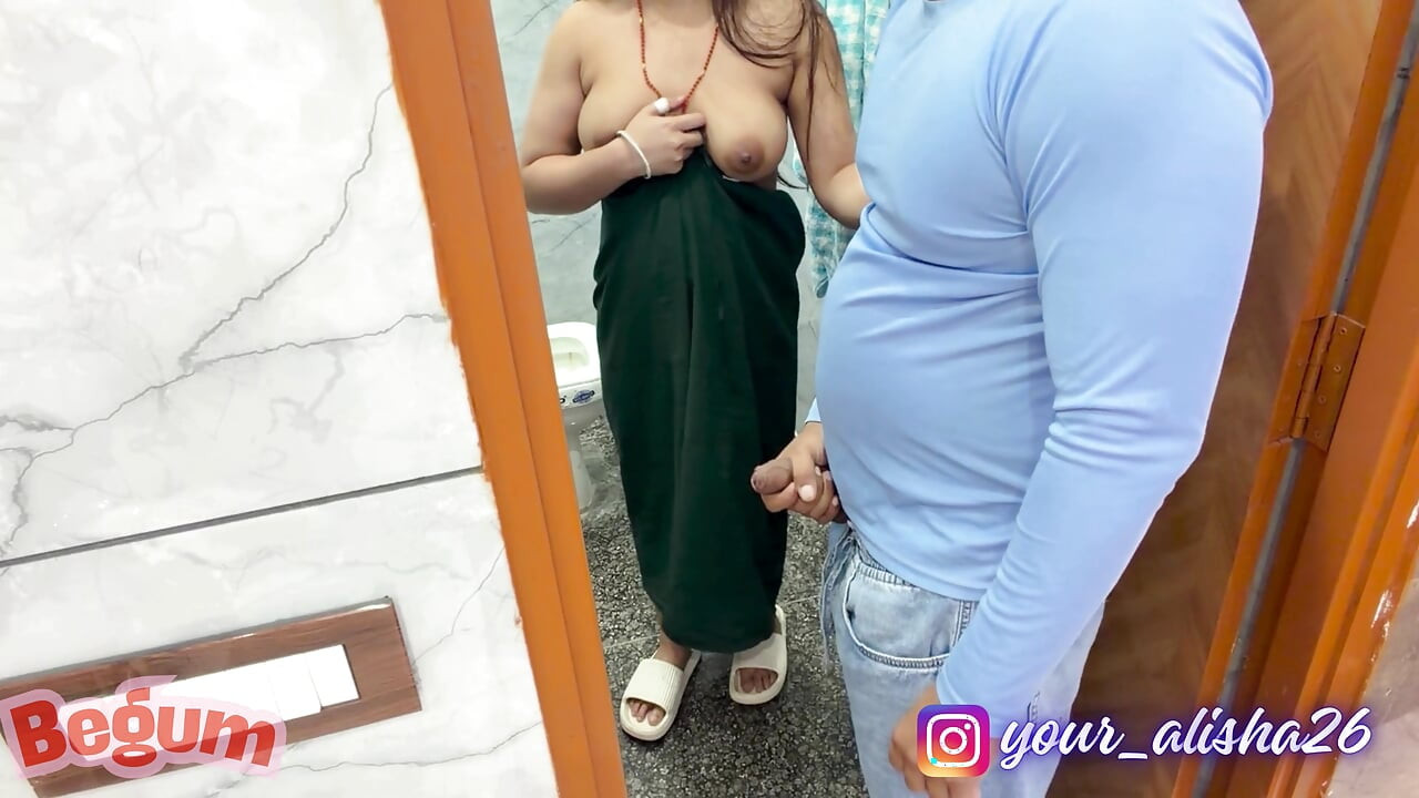 Alisha Bhabhi Aayi Kapde Badalne aur Chudgayi Tharki Ladke Se