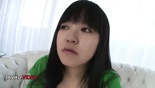 Asyalı genç koyuki ono kutuda tutkuyla sert sikilirken üçlü seks kıvılcımları