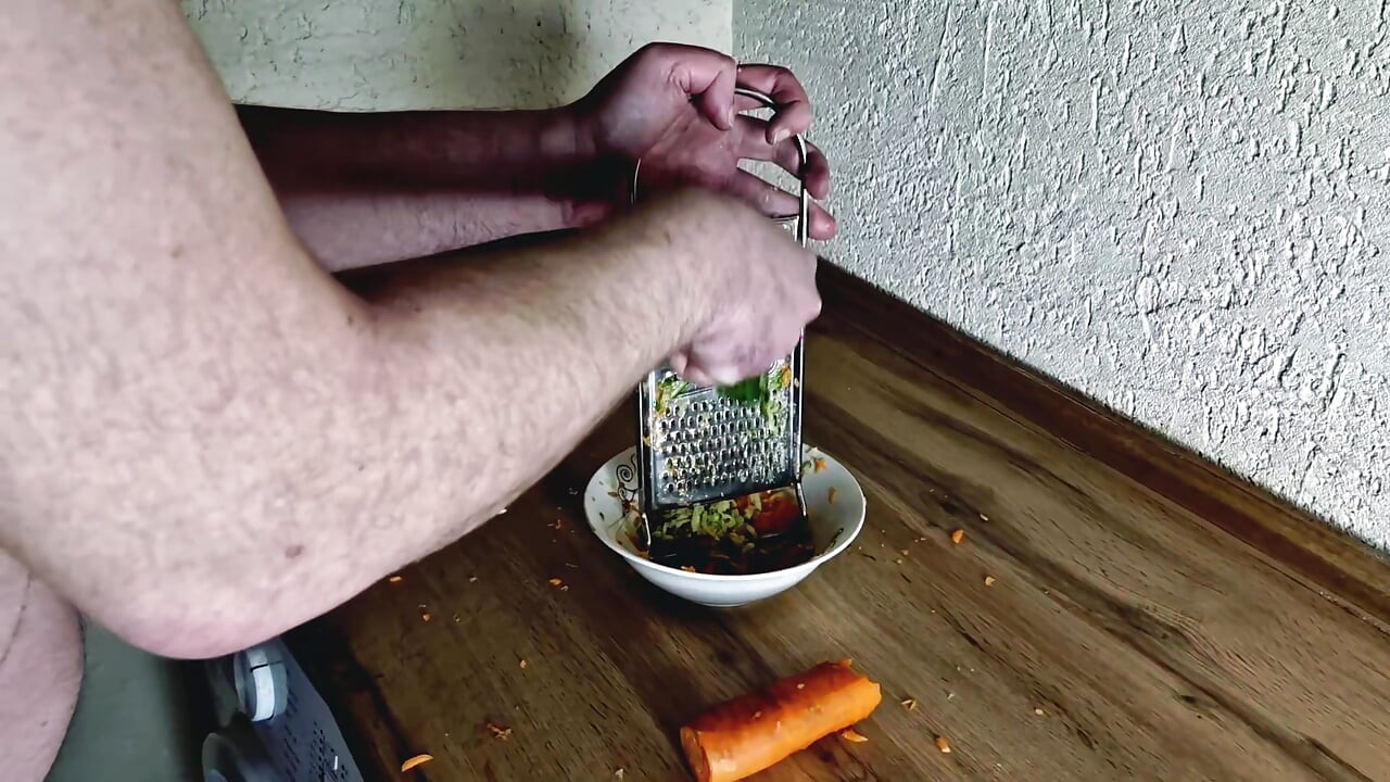 Vreau să faci o salată din morcovii cu care ți-am futut curul.