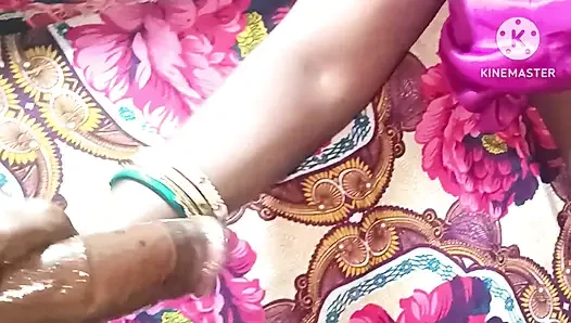 Дези бхабхи дрочит