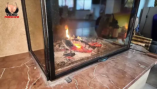 Она будит меня во время дневного сна, чтобы я мог трахнуть её киску!
