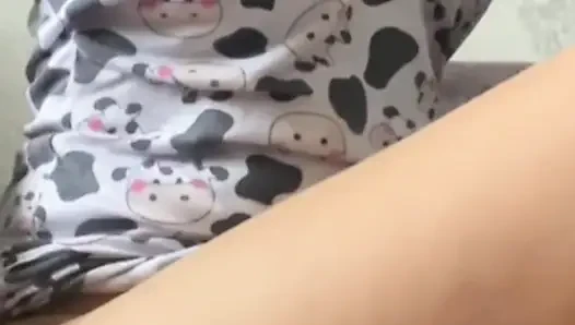Sie kam mit aufrechten nippeln nach hause, sie streichelt mich! Echtes selbstgedrehtes video