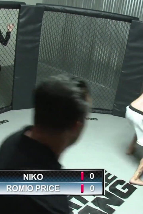 AmaziNg, une ring girl blonde ambitieuse à gros nichons ne baise que les gagnants