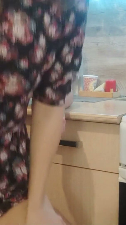 보지가 조이는 핫 블론드가 박히고 크림파이를 받는다 | 클립 1