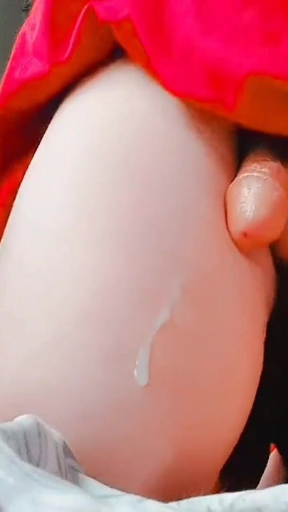 น้องสาวยั่วยวนขยับสะโพกอย่างช้า ๆ ในรูปแบบเย้ายวน | คลิป 1