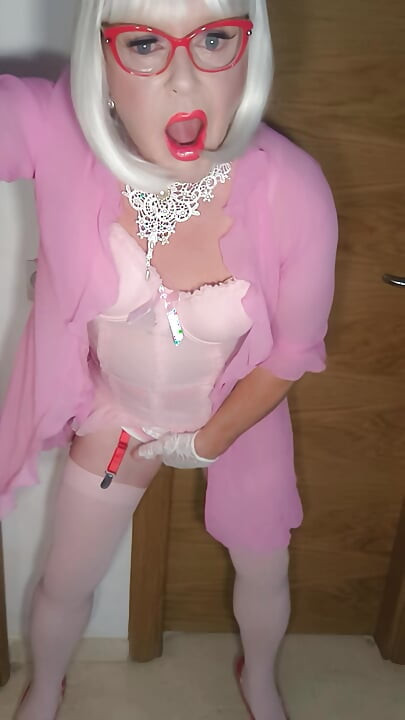 น้องสาวแต่งตัวข้ามเพศน้ําแตกเยอะมาก