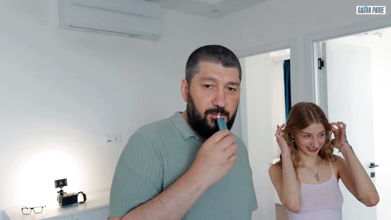 Prljave male kurvice na pornografskom setu! Sasha Paige, Milka Way & Sam Garro - trojka! Iza kulisa!